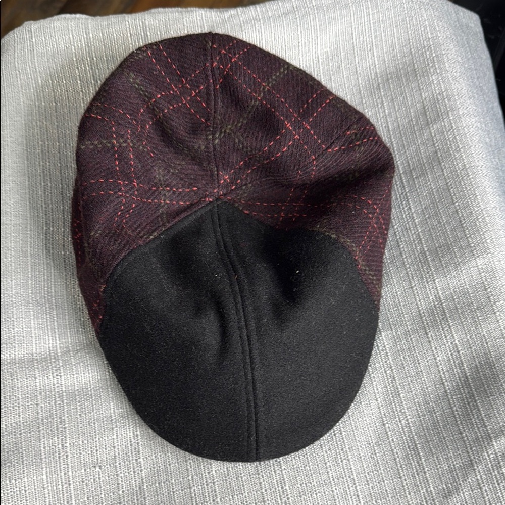 Stylish Black and Red Men's Hat